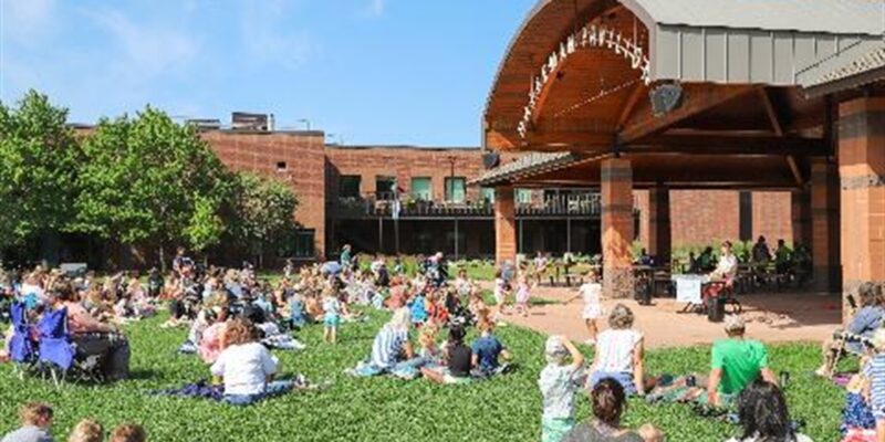 Kids Concerts in the Commons feat. Riffin' Griffin